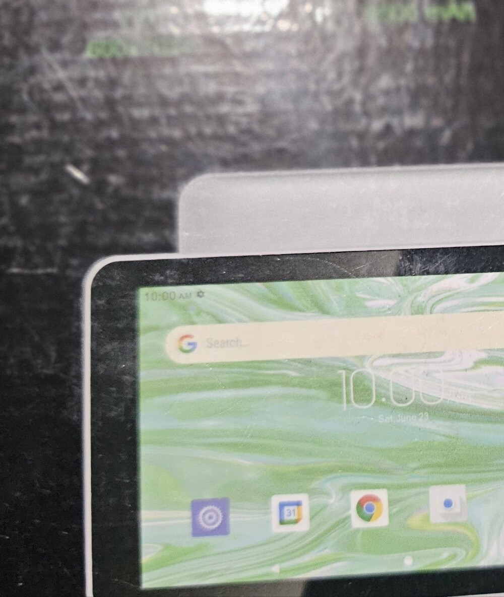 White Android Tablet with Clear Display - Portable Entertainment Tablet
